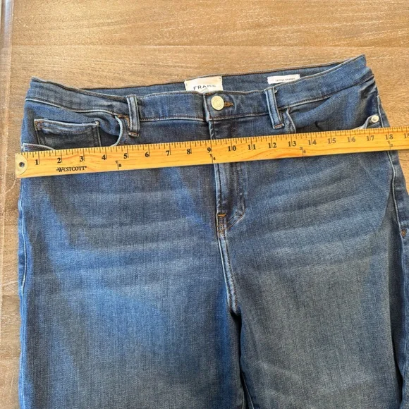 Frame Denim Women’s Straight Leg Jeans in Medium Blue - Picture 9 of 13